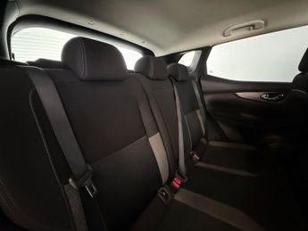 Nissan Qashqai 1.6 dCi N-Connecta SUV 5dr Diesel XTRON Euro 6 (s/s) (130 ps)