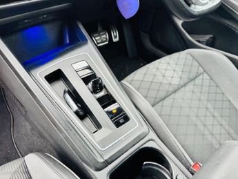 Volkswagen Golf 2.0 TDI R-Line DSG Euro 6 (s/s) 5dr