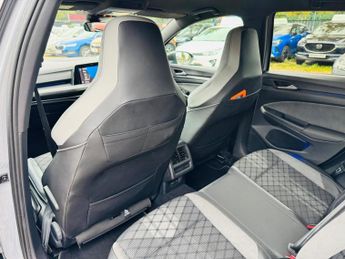Volkswagen Golf 2.0 TDI R-Line DSG Euro 6 (s/s) 5dr