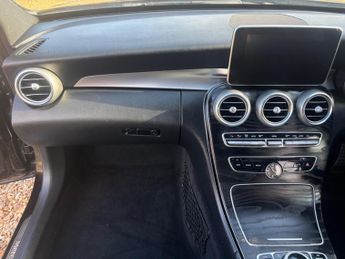 Mercedes-Benz C Class 2.1 C250d AMG Line (Premium Plus) 7G-Tronic+ Euro 6 (s/s) 4dr
