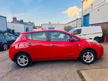 Nissan Leaf 30kWh Acenta Auto 5dr