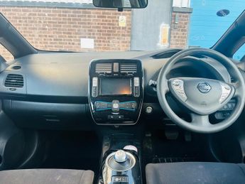 Nissan Leaf 30kWh Acenta Auto 5dr