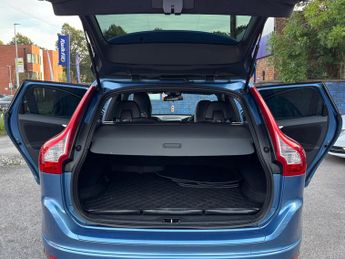 Volvo XC60 2.4 D5 R-Design Nav Auto AWD Euro 6 (s/s) 5dr