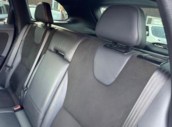 Volvo XC60 2.4 D5 R-Design Nav Auto AWD Euro 6 (s/s) 5dr