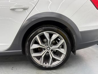 SEAT Leon 2.0 TDI X-PERIENCE SE Technology Sport Tourer DSG 4WD Euro 6 (s/