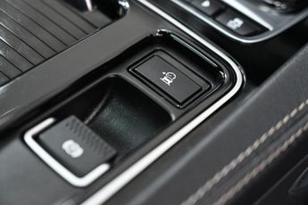 JAGUAR F-PACE 2.0 D240 R-Sport SUV 5dr Diesel Auto AWD Euro 6 (s/s) (240 ps) +