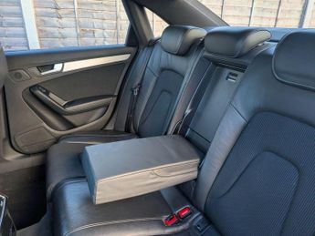 Audi A4 2.0 TDI S line Euro 5 (s/s) 4dr