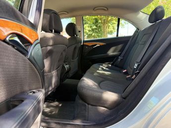 Mercedes-Benz E Class 1.8 E200 Kompressor Elegance Saloon 4dr Petrol Automatic (207 g/