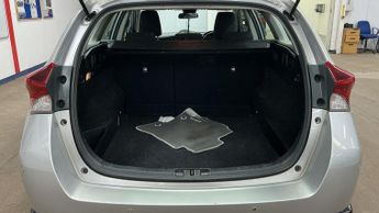 Toyota Auris 1.8 VVT-h Icon Tech Touring Sports 5dr Petrol Hybrid CVT Euro 6 