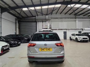 Volkswagen Tiguan 2.0 TSI BlueMotion Tech SEL DSG 4Motion Euro 6 (s/s) 5dr