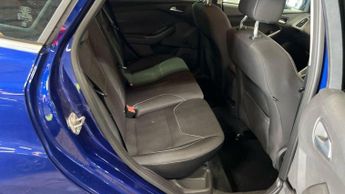 Ford Focus 1.6 Zetec Powershift Euro 6 5dr