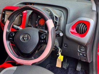 Toyota AYGO 1.0 VVT-i x-trend x-shift Euro 6 5dr (Safety Sense)