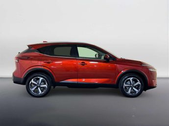 Nissan Qashqai 1.3 DIG-T MHEV N-Connecta SUV 5dr Petrol Hybrid XTRON Euro 6 (s/