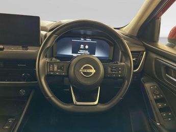 Nissan Qashqai 1.3 DIG-T MHEV N-Connecta SUV 5dr Petrol Hybrid XTRON Euro 6 (s/