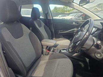 Vauxhall Grandland X 1.5 Turbo D BlueInjection SE Auto Euro 6 (s/s) 5dr