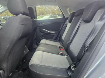Vauxhall Grandland X 1.5 Turbo D BlueInjection SE Auto Euro 6 (s/s) 5dr