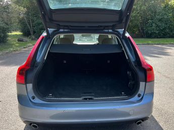 Volvo V90 2.0 D4 Momentum Auto Euro 6 (s/s) 5dr