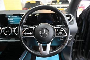 MERCEDES-BENZ 180 1.3 GLA200 Sport SUV 5dr Petrol 7G-DCT Euro 6 (s/s) (163 ps) +FR