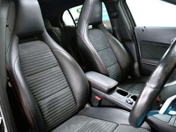 MERCEDES-BENZ 180 2.1 GLA220d AMG Line (Premium Plus) SUV 5dr Diesel 7G-DCT 4MATIC