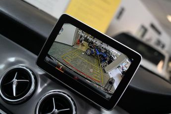MERCEDES-BENZ 180 2.1 GLA220d AMG Line (Premium Plus) SUV 5dr Diesel 7G-DCT 4MATIC