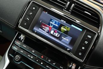 JAGUAR XE 2.0d R-Sport Saloon 4dr Diesel Auto Euro 6 (s/s) (180 ps) +FREE 