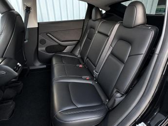 Tesla Model Y (Dual Motor) Long Range Auto 4WDE 5dr