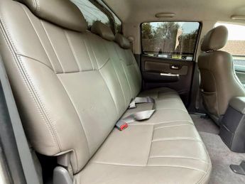 Toyota Hilux 3.0 D-4D Invincible Auto 4WD 4dr
