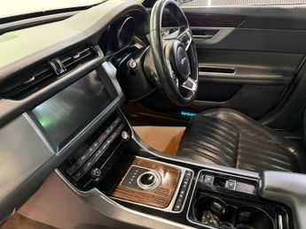Jaguar XF 2.0i Portfolio Sportbrake Auto Euro 6 (s/s) 5dr