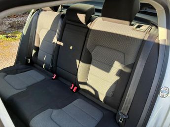 Volkswagen Passat 1.6 TDI BlueMotion Tech SE Euro 5 (s/s) 4dr