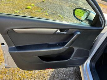 Volkswagen Passat 1.6 TDI BlueMotion Tech SE Euro 5 (s/s) 4dr