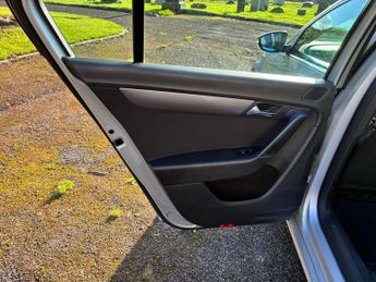 Volkswagen Passat 1.6 TDI BlueMotion Tech SE Euro 5 (s/s) 4dr