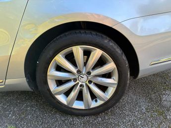 Volkswagen Passat 1.6 TDI BlueMotion Tech SE Euro 5 (s/s) 4dr