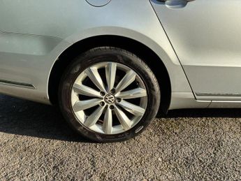 Volkswagen Passat 1.6 TDI BlueMotion Tech SE Euro 5 (s/s) 4dr