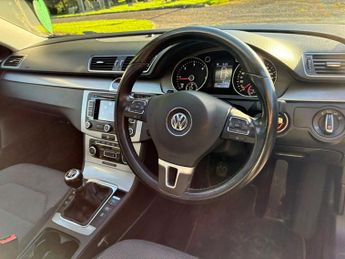 Volkswagen Passat 1.6 TDI BlueMotion Tech SE Euro 5 (s/s) 4dr