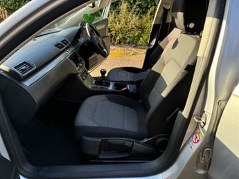 Volkswagen Passat 1.6 TDI BlueMotion Tech SE Euro 5 (s/s) 4dr
