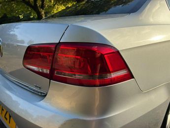 Volkswagen Passat 1.6 TDI BlueMotion Tech SE Euro 5 (s/s) 4dr