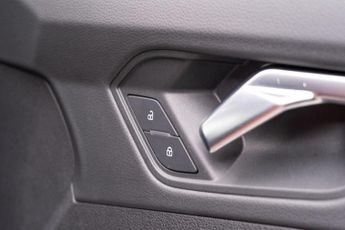 Audi Q3 2.0 TDI 40 S line S Tronic quattro Euro 6 (s/s) 5dr