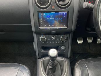 Nissan Qashqai 1.6 dCi Tekna 2WD Euro 5 5dr (AVM)