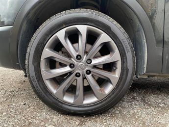 Nissan Qashqai 1.6 dCi Tekna 2WD Euro 5 5dr (AVM)