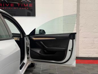 Tesla Model 3 (Dual Motor) Long Range Auto 4WDE 4dr