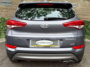 HYUNDAI TUCSON 2.0 CRDi Premium SUV 5dr Diesel Auto 4WD Euro 6 (136 ps) 12 MONT