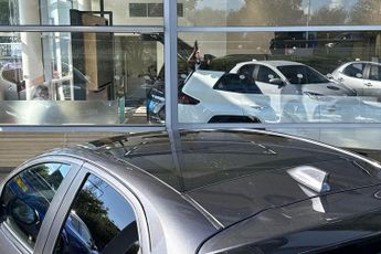 Toyota Yaris 1.5 VVT-h Design E-CVT Euro 6 (s/s) 5dr