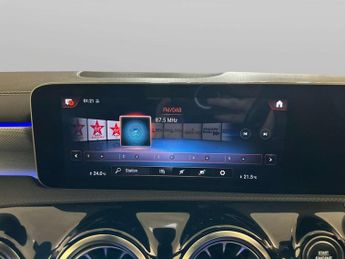 Mercedes-Benz A Class 1.3 A250e 15.6kWh AMG Line Edition (Executive) Hatchback 5dr Pet
