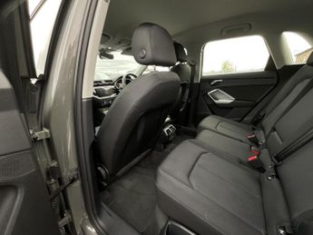 Audi Q3 TECHNIK 45 TFSI E S-A