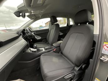 Audi Q3 TECHNIK 45 TFSI E S-A