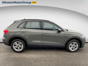 Audi Q3 TECHNIK 45 TFSI E S-A