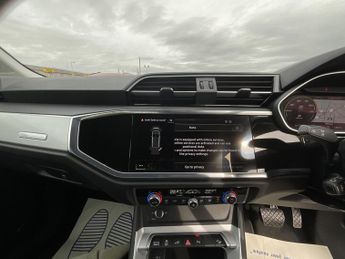 Audi Q3 TECHNIK 45 TFSI E S-A
