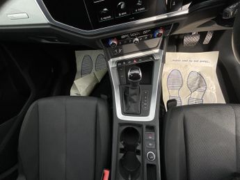 Audi Q3 TECHNIK 45 TFSI E S-A