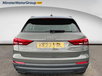 Audi Q3 TECHNIK 45 TFSI E S-A