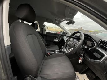 Audi Q3 TECHNIK 45 TFSI E S-A